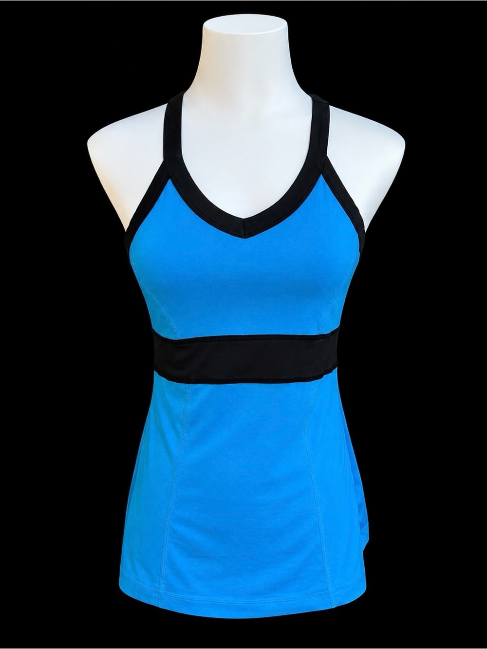 Black and blue built-in bra small workout top